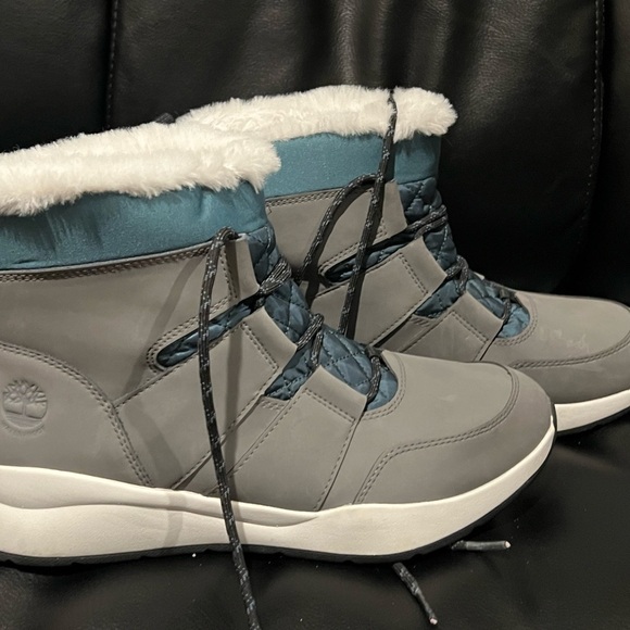 101. Timberland Boroughs Project Winter Women’s Size 11 - Picture 1 of 4